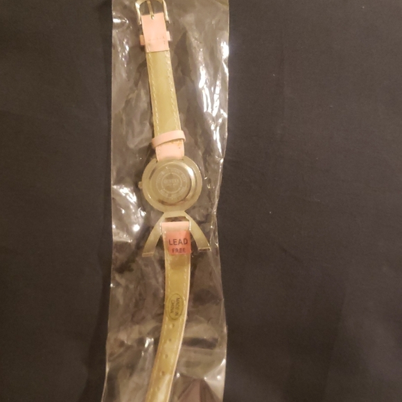 Breast Cancer Awareness Watch - Picture 3 of 3